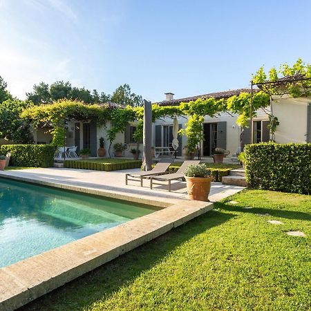 Superbe Maison Climatisee Avec Piscine Au Coeur De Maussane - Proche Commerces Et Activites! - Fr-1-599-83 Exterior photo